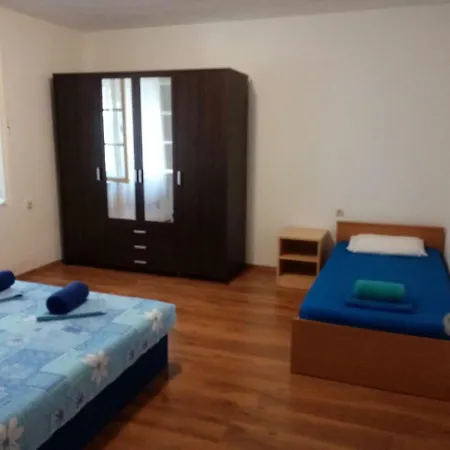 Zdenka * Makarska